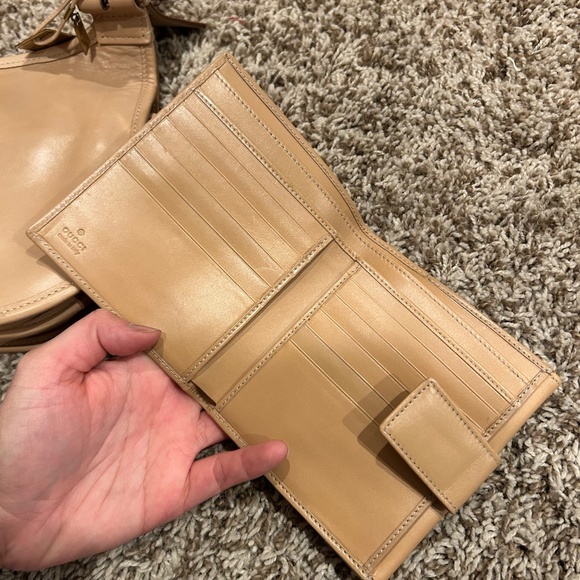 Vintage Gucci Tan Leather Shoulder Bag + Matching Wallet Set - Picture 7 of 16